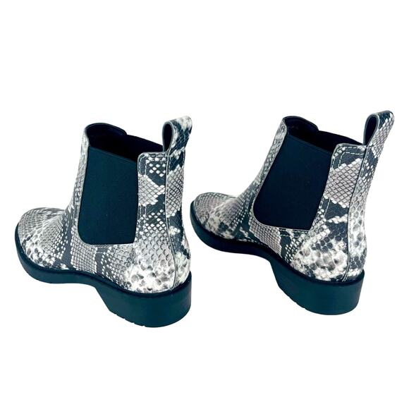 Treasure & Bond Gabriela Women Chelsea Boot Sz 5.5 Faux Leather Snake Print New - Picture 13 of 16